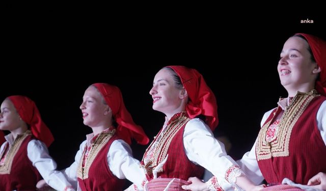 Ayvalık'ta 22. Sarımsaklı Trophy Festivali'ne yoğun ilgi