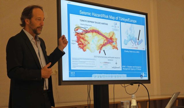 CHP Berlin Birliği'nin düzenlediği konferansta ''Kanal İstanbul ve olası İstanbul depremi'' tartışıldı