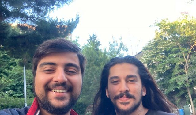 "Cumhurbaşkanına hakaret" suçundan tutuklanan sanatçı Cem Akarsu tahliye edildi