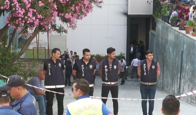 Ferdi Zeyrek'in naaşı CHP Genel Başkanı Özgür Özel ve beraberindekilerce hastaneden alındı
