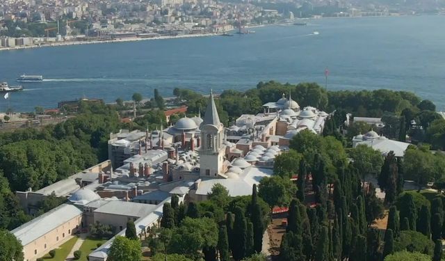 Kültür ve Turizm Bakanlığı: ''Yabancı turist ziyareti nisanda rekor kırdı, doluluk oranı yüzde 41’i aşarken kalış süresi arttı''