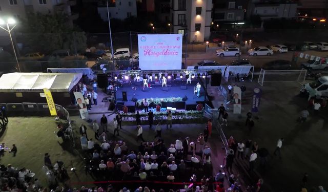Mezitli'de düzenlenen Örtüaltı Üzüm Festivali, renkli görüntülere sahne oldu