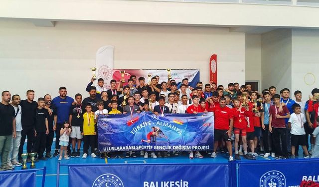 Minderde zafer Balıkesir Büyükşehir Belediye Spor Kulübü'nün: Genç sporcular, 14 madalya kazandı