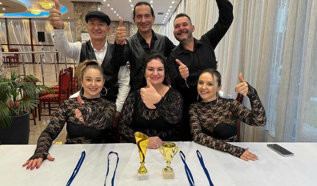 Seferihisar’da kurulan Rebeteos Dance Academy'den Uluslararası Zeibekiko ve Yunan Dansları Festivali’nde büyük başarı