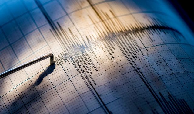 Japonya'nın güneybatısında 16 günde 1592 deprem meydana geldi