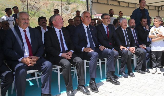 Kültür ve Turizm Bakanı Ersoy, Hakkari'de kütüphane açılışında konuştu:
