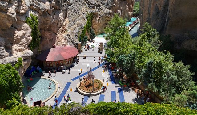 Malatya ve Şanlıurfa'da sıcak hava etkili oluyor