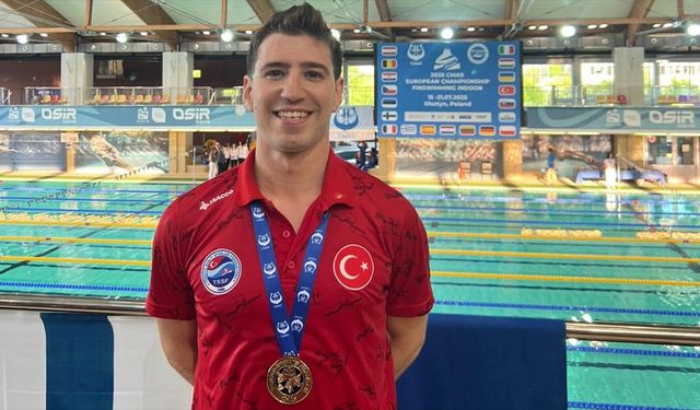 Milli sporcu Derin Toparlak, Paletli Yüzme Avrupa Şampiyonası'nda üçüncü oldu