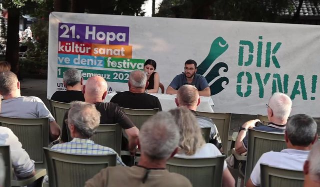 21. Hopa Kültür, Sanat ve Deniz Festivali'nde ''tarikat ve cemaat yapıları'' konuşuldu