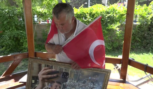 Abdurrahman Tutdere için oturma eylemi yapan vatandaş, serbest bırakıldığı haberini sevinç gözyaşlarıyla karşıladı