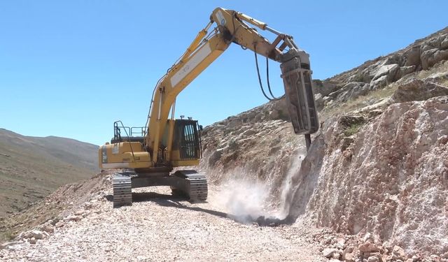 Antalya Büyükşehir Belediyesi, Müren yayla yolunda iyileştirme çalışmalarını tamamladı