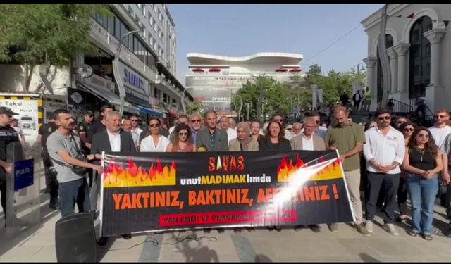 Madımak Katliamı'nda yaşamını yitirenler Van'da anıldı