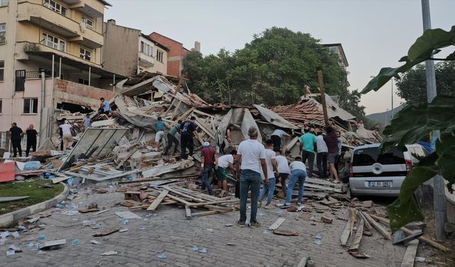 Balıkesir'de 6,1 büyüklüğünde deprem