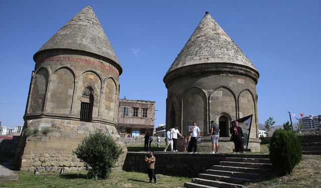 Erzurum'daki kış sporları tesisleri yaz tatilinde gençlere eğlence ve öğrenme alanı oluyor