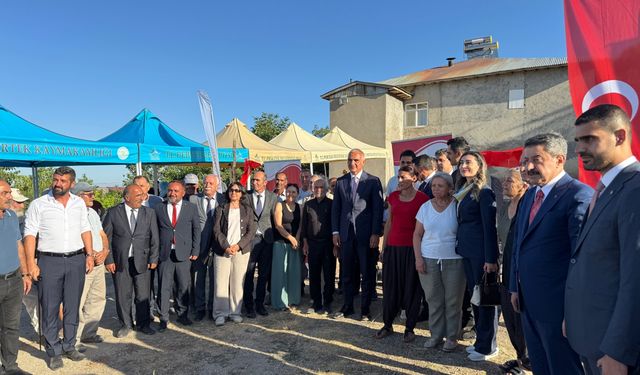 Kültür ve Turizm Bakanı Ersoy, Tunceli'de Tozkoparan Höyüğü kazı alanını ziyaret etti