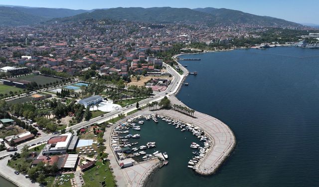 Marmara Depremi'nin merkez üssü Gölcük'te konutlar 'güvenle' dönüştürülüyor