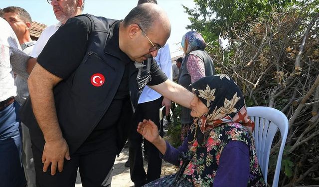 Sındırgı'da deprem sonrası yürütülen çalışmalar sürüyor