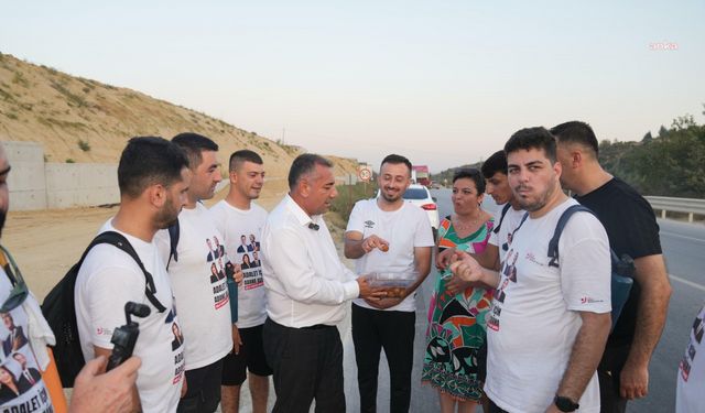Adana Büyükşehir Belediye Başkan Vekili Geçer’den Özgürlük Yürüyüşü’ndeki gençlere destek