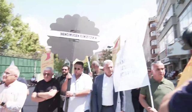 Alevi Bektaşi Kültür ve Cemevi Başkanlığı'nın önüne siyah çelenk