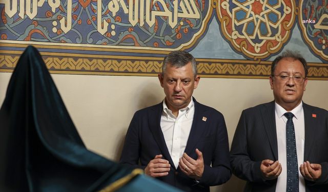 CHP Genel Başkanı Özel, Hacı Bektaş-ı Veli Türbesini  ziyaret etti