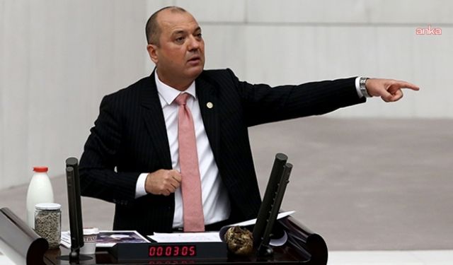 CHP’li Aygun’dan Kosova'dan ayçiçeği yağı ithalatında gümrük vergisinin sıfırlanmasına ilişkin açıklama: "Kosova'da Türkiye'nin ihtiyacını karşılayacak ayçiçeği üretimi yok. Kosova üzerinden film mi çevriliyor?"