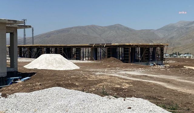 Malatya Kurucuova’da deprem konutları riskli alana yapılıyor… Bilirkişi köylüleri haklı buldu: Dere yatağına konut olmaz