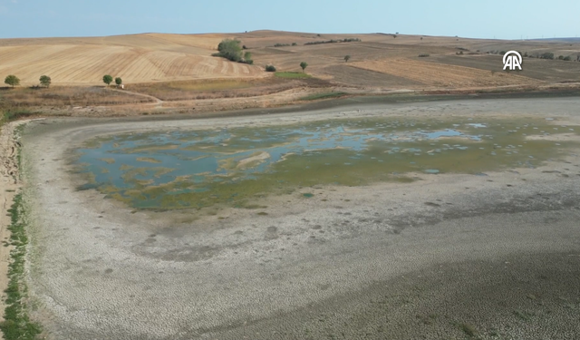 Tekirdağ’daki Yeşilsırt Göleti kuruma noktasına geldi