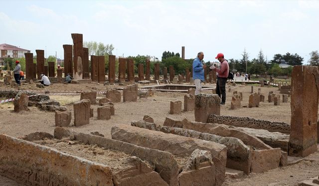 Selçuklu Meydan Mezarlığı’nda 500 yeni mezar gün yüzüne çıkarıldı