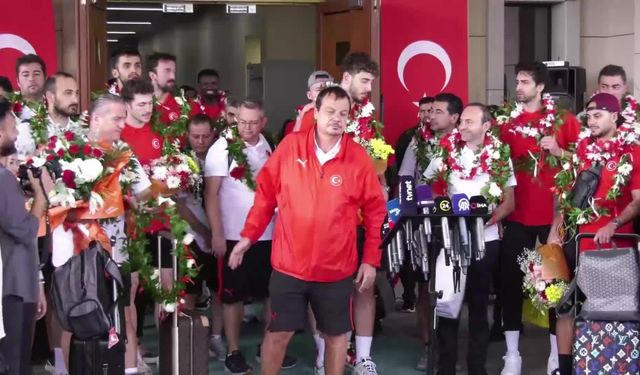 12 Dev Adam Avrupa İkincisi Olarak Döndü: İstanbul’da Coşkulu Karşılama