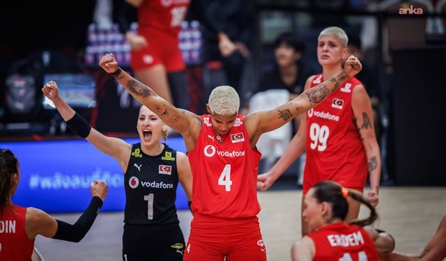 ABD'yi 3-1 mağlup eden Filenin Sultanları, Dünya Şampiyonası'nda yarı finalde yükseldi