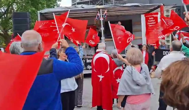 Almanya’da CHP mitingi: “Parlamenter demokrasiye dönüş tek çıkış yoludur”