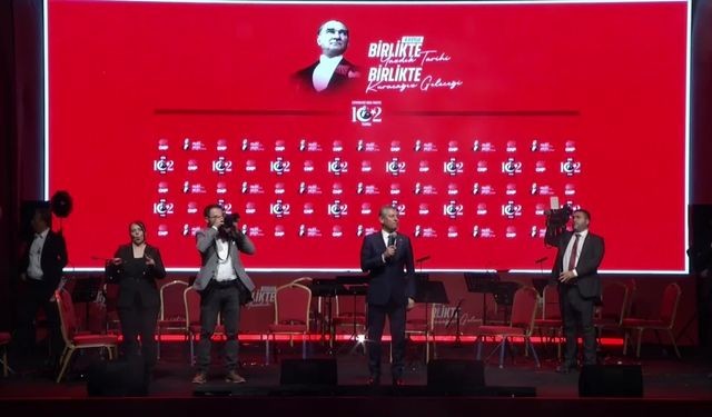 CHP 102 yaşında... Özgür Özel: "Yapılacak ilk seçimin akşamında Türkiye'de bir devir kapanacak. CHP, Türkiye Cumhuriyeti'ni yönetecek"