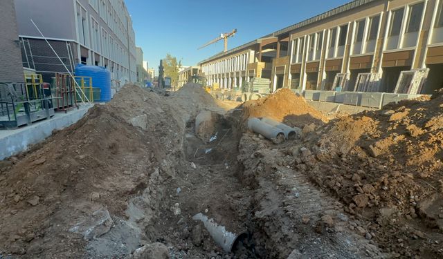 Bakırcılar Çarşısı inşaatında toprak kayması: 1 işçi hayatını kaybetti