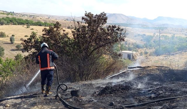 Malatya’da iki ayrı bahçe yangınına itfaiye müdahalesi