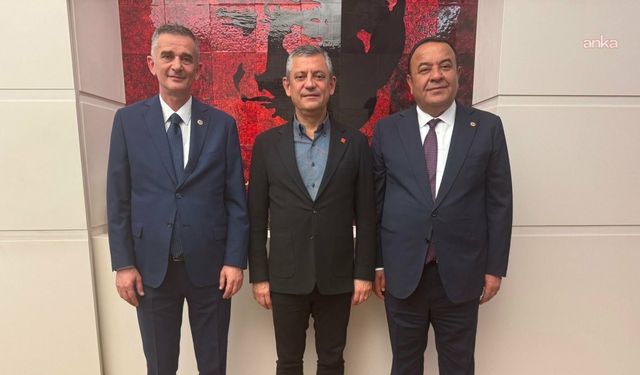Bağımsız Milletvekili Ümit Dikbayır, Özgür Özel ile görüştü