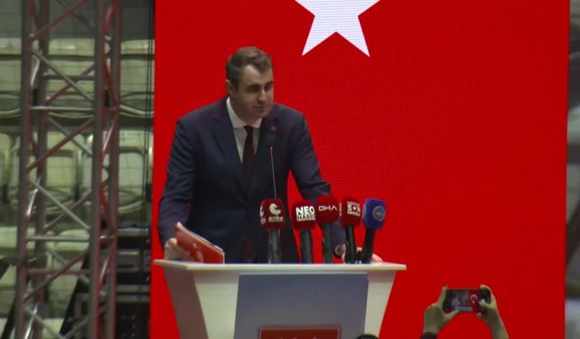 CHP İzmir İl Kongresi’nde Çağatay Güç fenalaştı: Sağlık durumu iyi