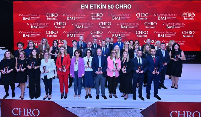 CHRO Summit 2025’te İnsan Kaynaklarının En Etkin 50 İsmi Ödüllendirildi