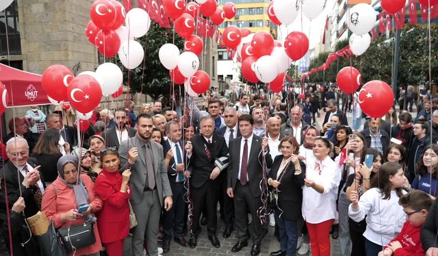 Ortahisar'da kutlamada Ekrem İmamoğlu'na özgürlük çağrısı