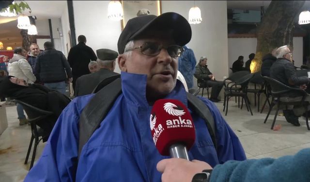 Sındırgı’da 6,1’lik deprem: Vatandaşlar yağmur altında sokakta sabahladı