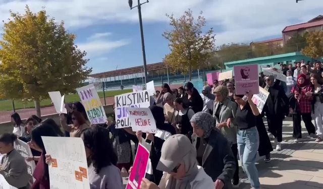 Van YYÜ’de Rojin Kabaiş için eylemler 16. gününde devam ediyor