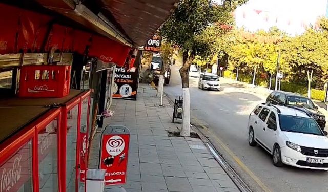 Malatya’da hafriyat kamyonu ortalığı savaş alanına çevirdi: Kaza anı kamerada