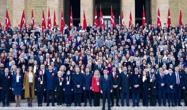 Milli Eğitim Bakanı Yusuf Tekin’den 24 Kasım’da Anıtkabir Ziyareti: “Cumhuriyetimizin İdeallerini Yaşatma Kararlılığımız