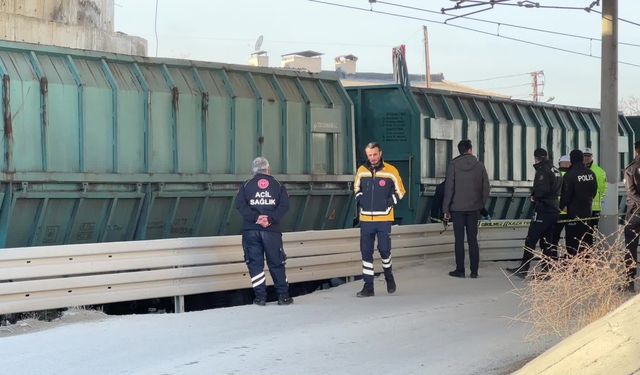 Malatya’da trenin çarptığı lise öğrencisi yaşamını yitirdi