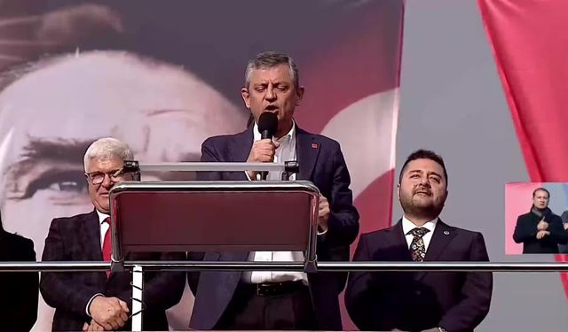 Özgür Özel Edirne’den meydan okudu: “AK Parti salonların partisi, CHP sokağın partisidir”