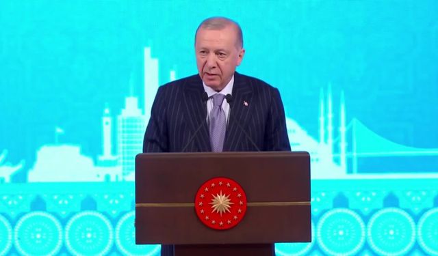 Erdoğan’dan Malezya Başbakanı Enver İbrahim’e Cumhuriyet Nişanı