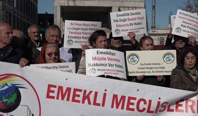 Malatya’da emekliler açlık sınırının altında kalan maaş artışlarını protesto etti