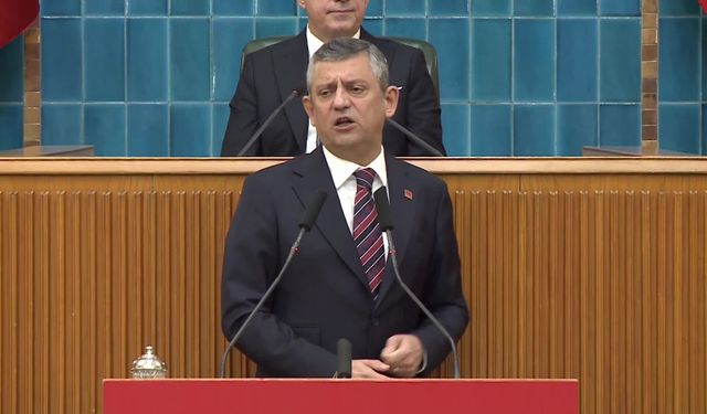 Özgür Özel’den Yapay Zeka Tepkisi: “Türkiye Cumhuriyeti’nin Bir Vatandaşını Bile Kimse Alıp Götüremez”