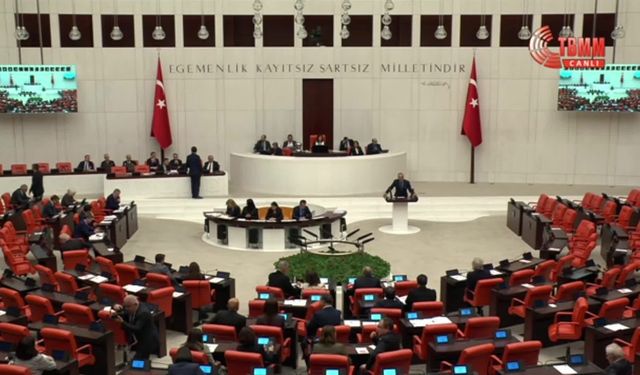 TBMM'de Tansiyon Yükseldi: İYİ Parti ve DEM Parti Arasında Sert "Rojava" ve "Anadil" Kavgası!
