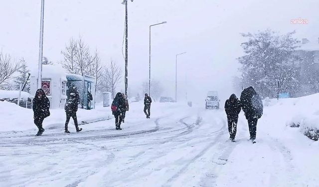 Malatya’da yoğun kar ve buzlanma nedeniyle eğitime 1 gün ara