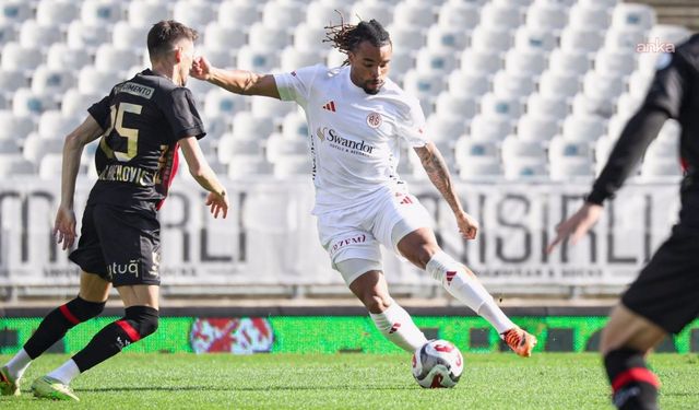 Fatih Karagümrük, sahasında Antalyaspor'u 1-0 mağlup etti